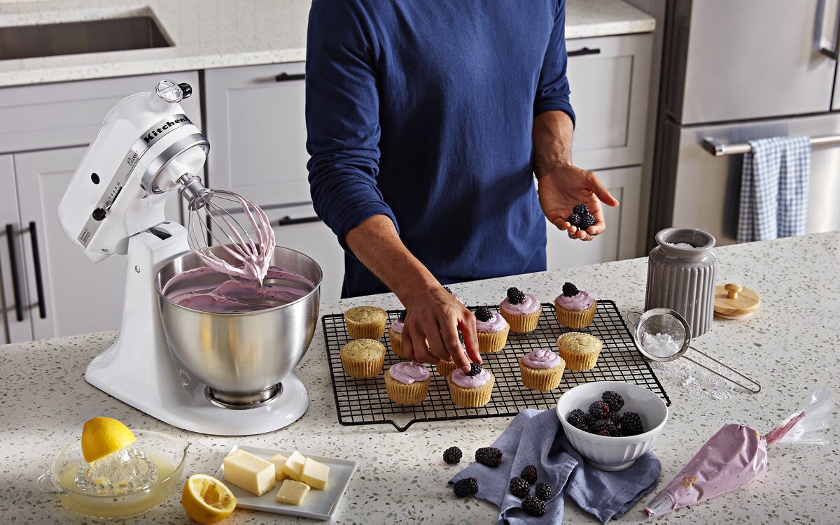 Classic™ Series 4.5 Quart Tilt-Head Stand Mixer - White - Image 4