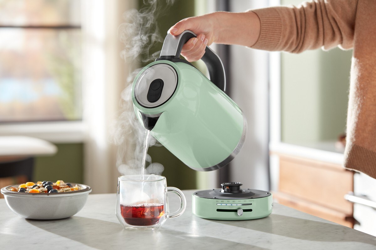 1.7 Liter Electric Kettle - Pistachio - Image 3