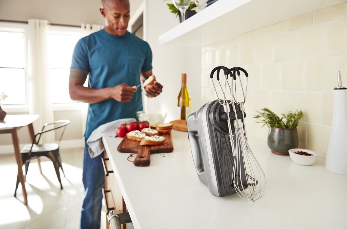 6 Speed Hand Mixer with Flex Edge Beaters - Contour Silver - Image 6