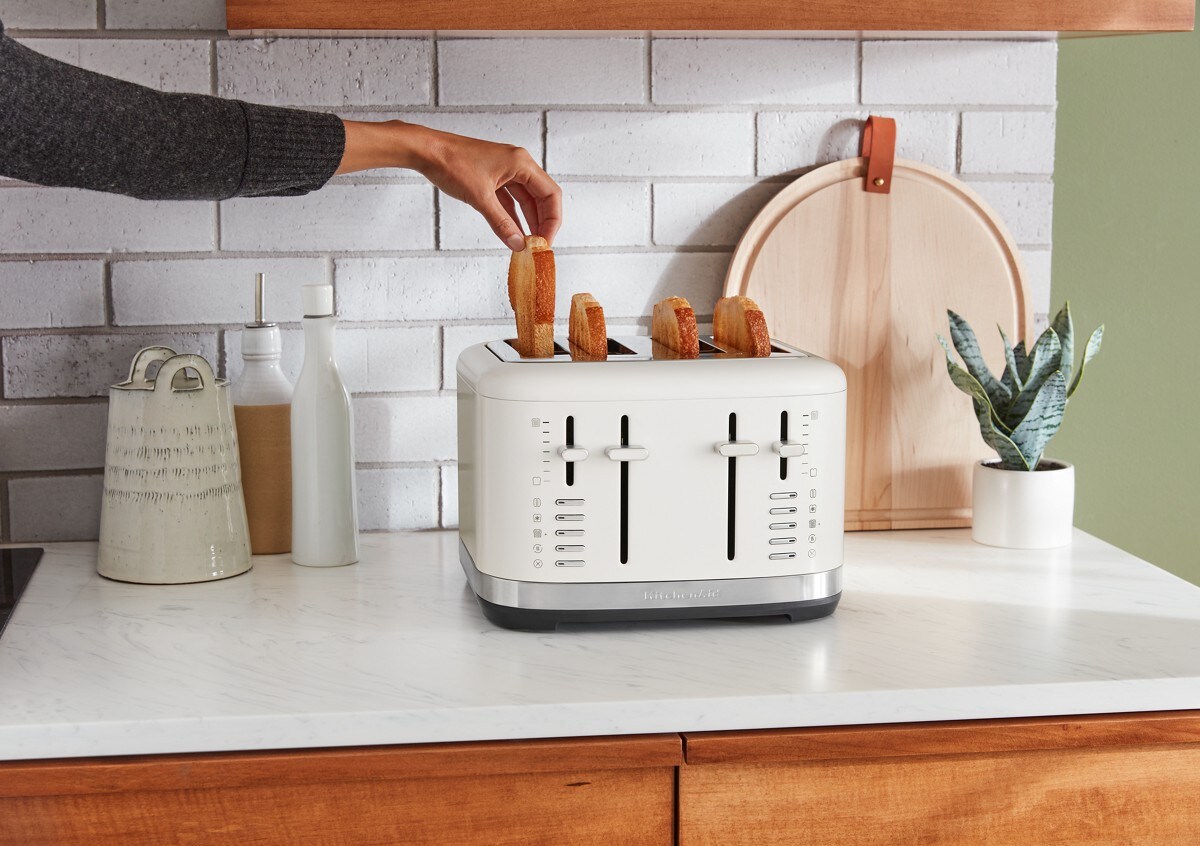 4 Slice Toaster - Porcelain White - Image 3