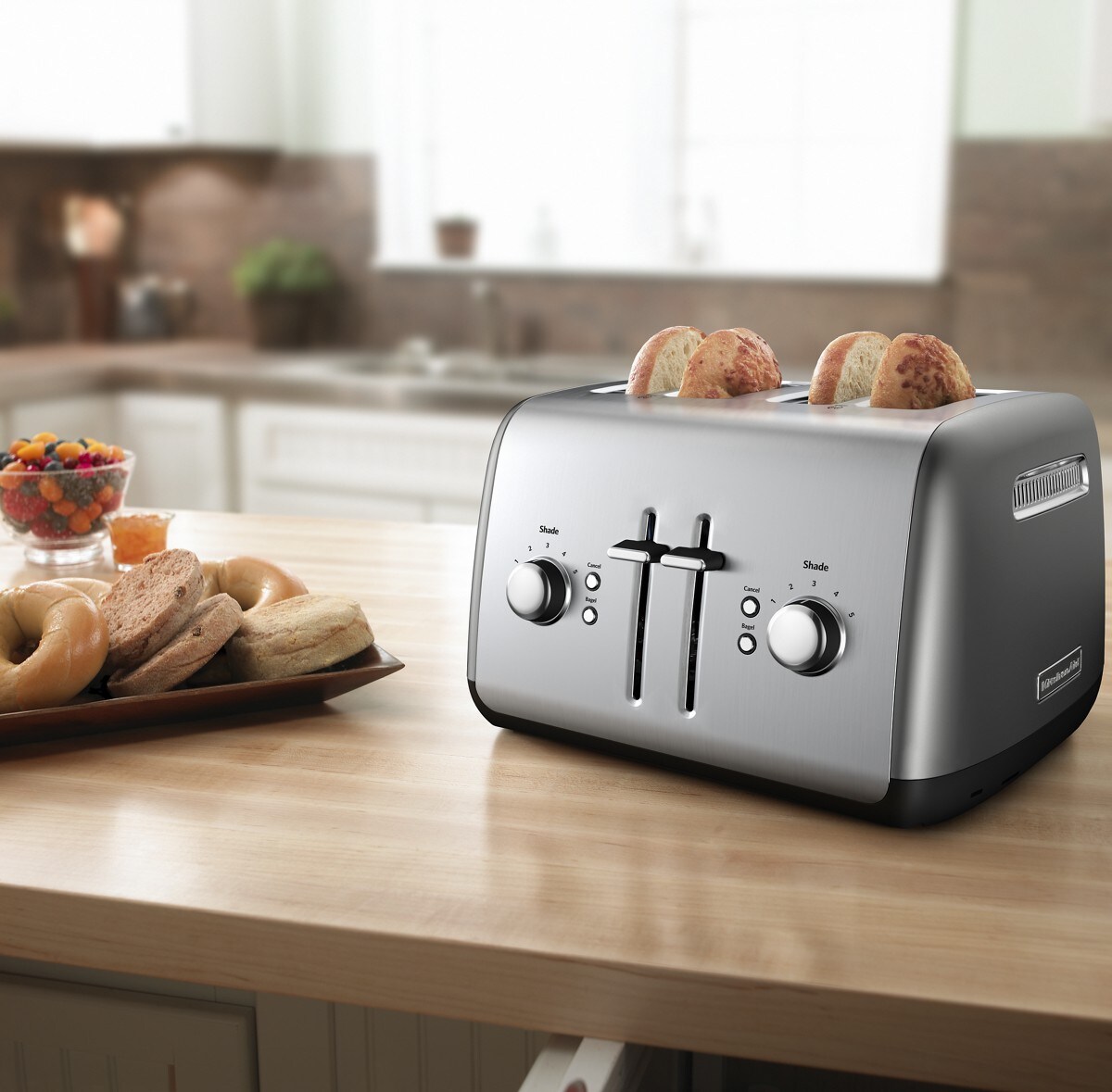 4-Slice Toaster with Manual High-Lift Lever - Contour Silver - Image 3