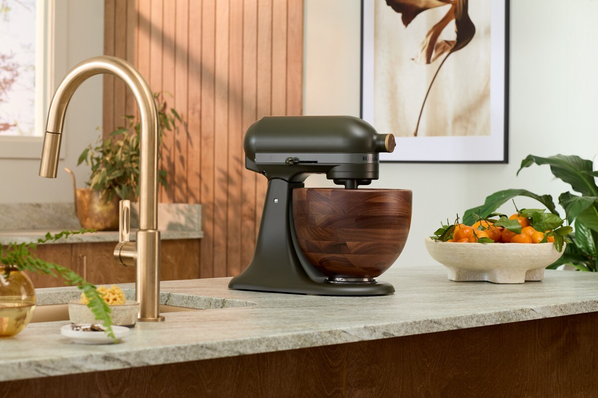2024 Design Series Evergreen Tilt-Head Stand Mixer - Image 4