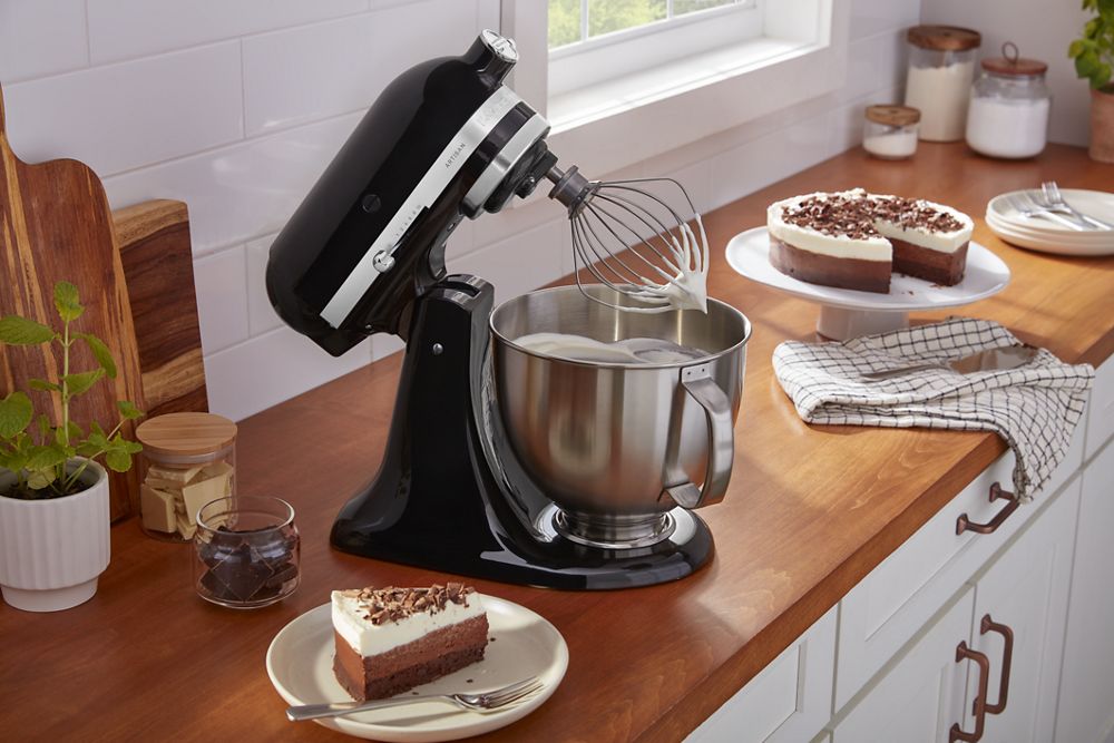 Artisan® Series 5 Quart Tilt-Head Stand Mixer with Premium Touchpoints - Onyx Black - Image 5