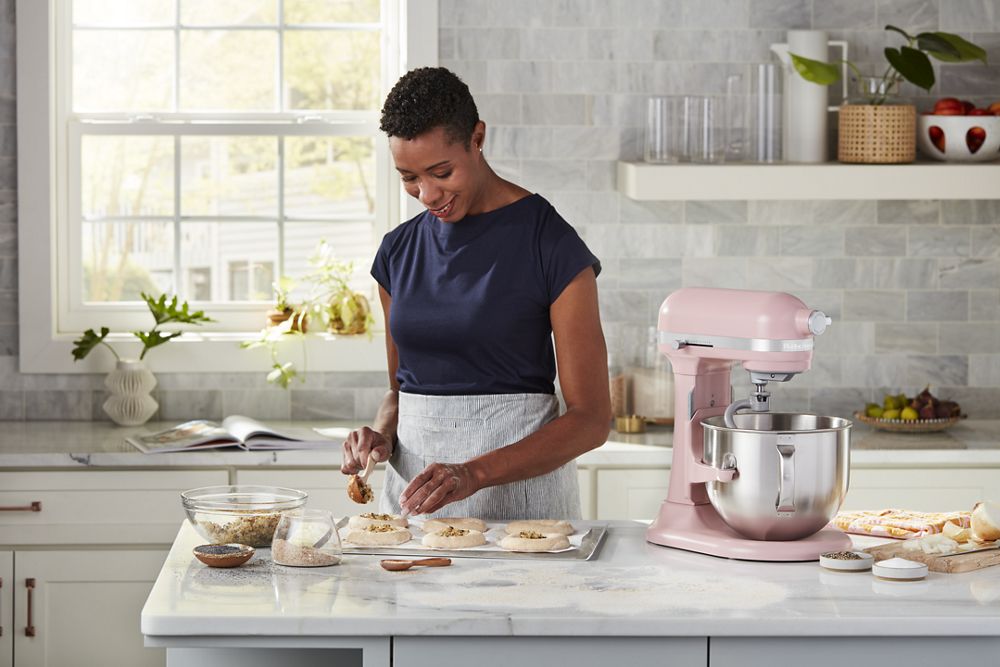 KitchenAid® 7 Quart Bowl-Lift Stand Mixer - Matte Dried Rose - Image 7