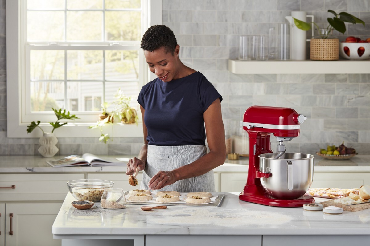KitchenAid® 7 Quart Bowl-Lift Stand Mixer - Empire Red - Image 6