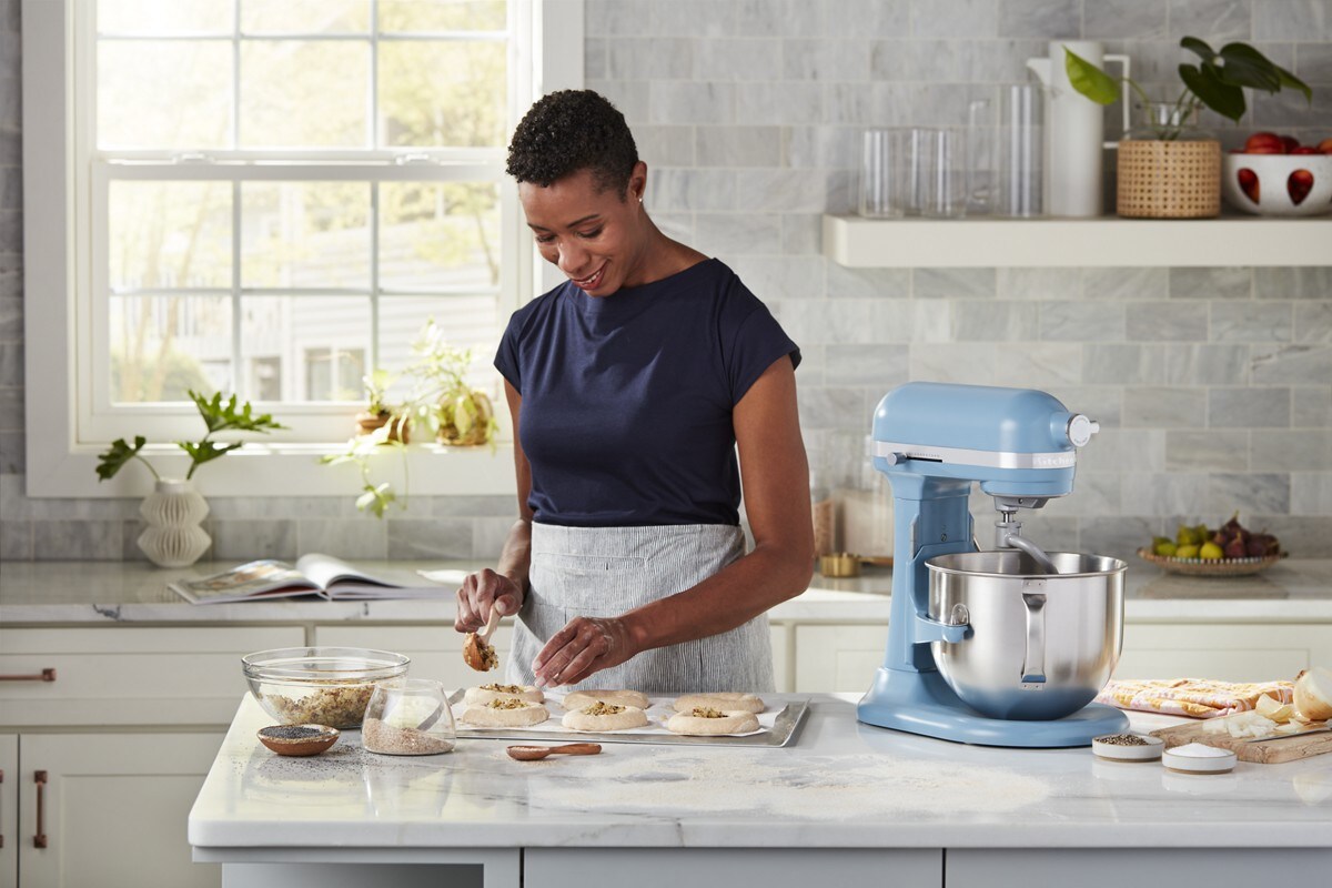 KitchenAid® 7 Quart Bowl-Lift Stand Mixer - Blue Velvet - Image 4