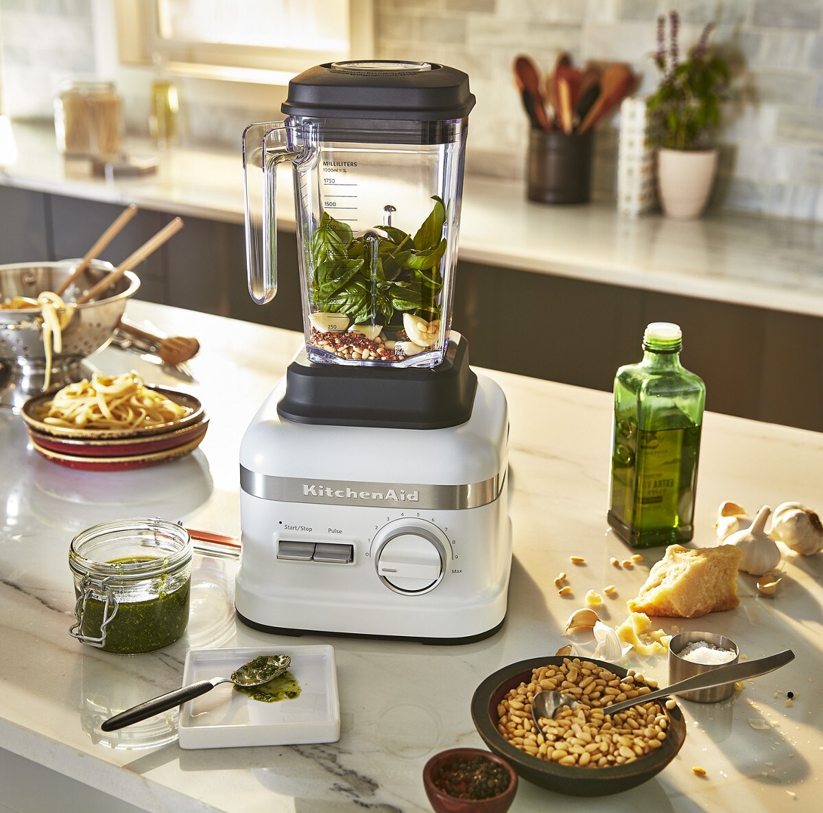 Refurbished High Performance Series Blender - Matte White - Image 2